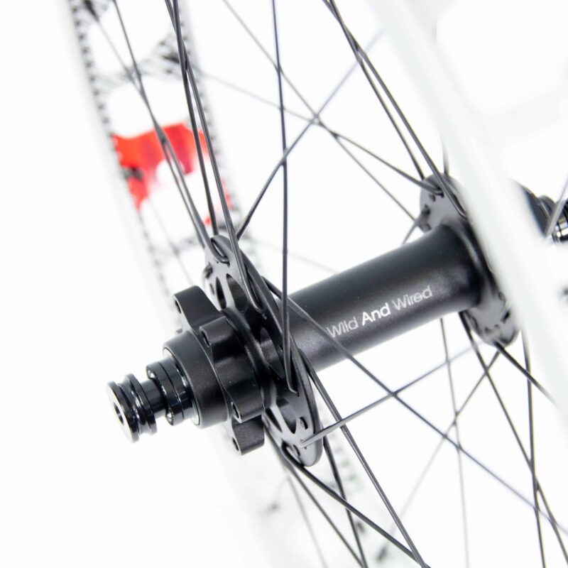 Roue arrière WAW Hashtagg Edition Noire 19'' Disc + Axe & Ecrou – Image 7